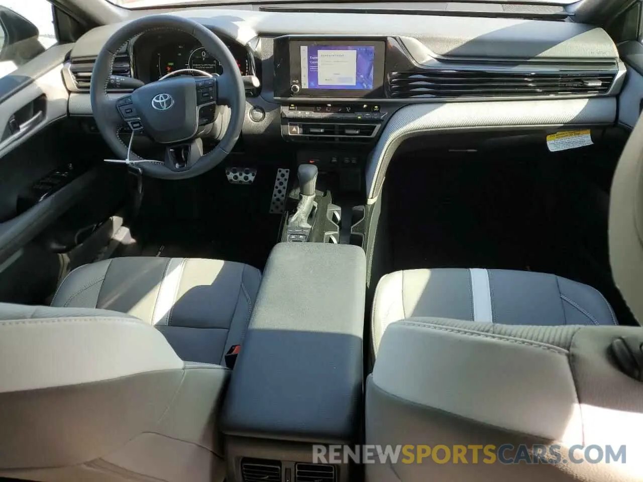 8 fotografías del automóvil dañado 4T1DAACK5SU506142 TOYOTA CAMRY 2025