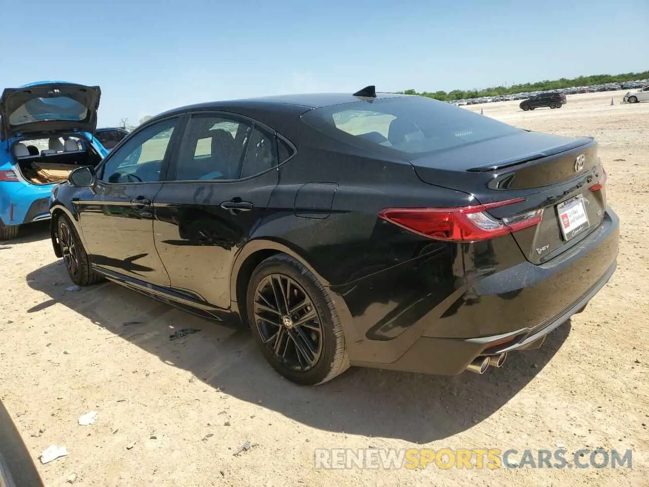 2 fotografías del automóvil dañado 4T1DAACK5SU546284 TOYOTA CAMRY 2025