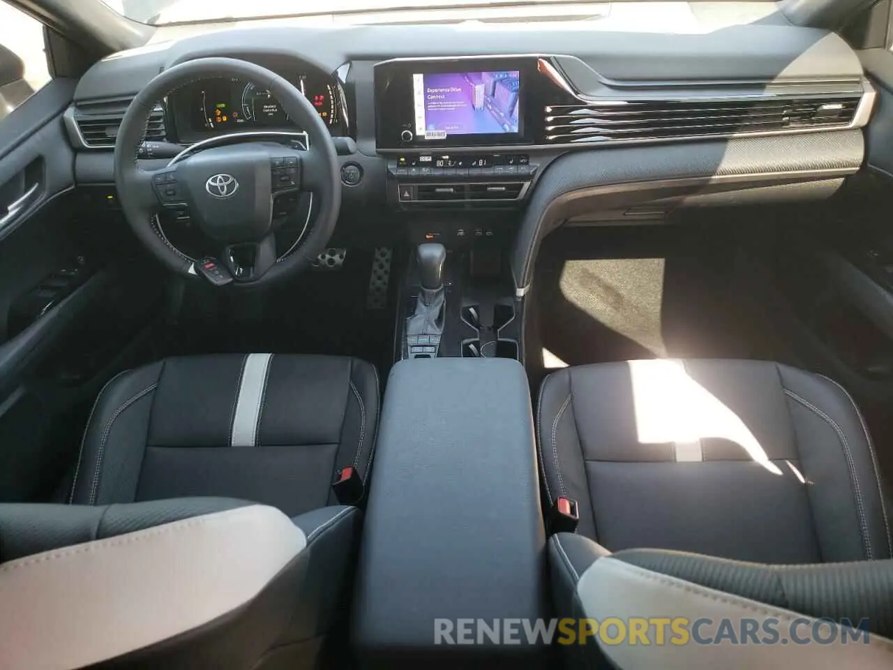 8 fotografías del automóvil dañado 4T1DAACK5SU559410 TOYOTA CAMRY 2025