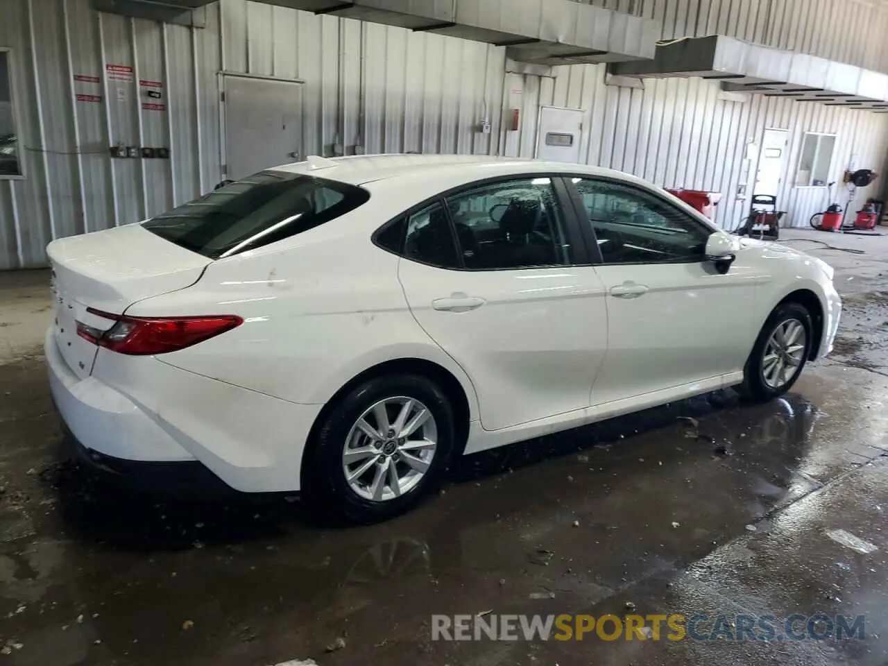 3 fotografías del automóvil dañado 4T1DAACK5SU572948 TOYOTA CAMRY 2025