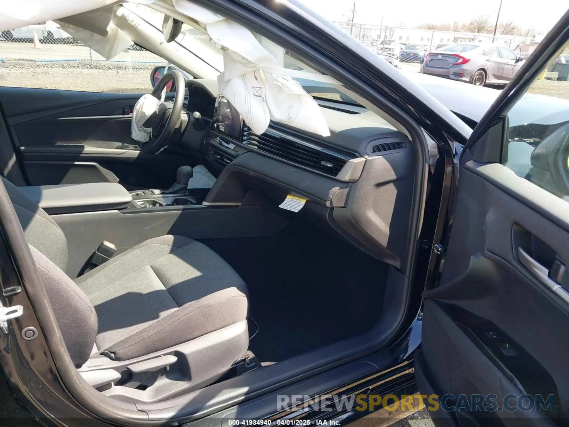 5 fotografías del automóvil dañado 4T1DAACK5SU581231 TOYOTA CAMRY 2025