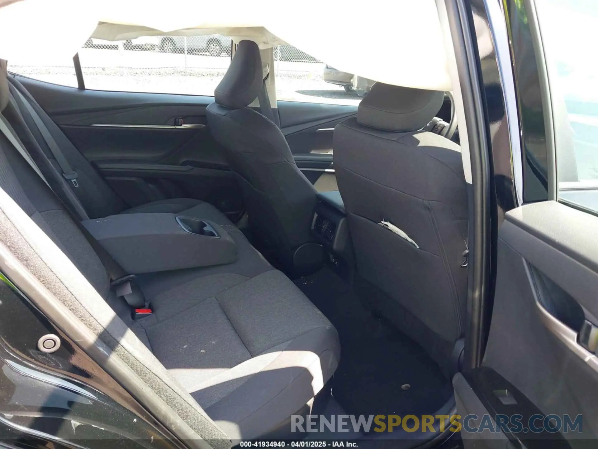 8 fotografías del automóvil dañado 4T1DAACK5SU581231 TOYOTA CAMRY 2025