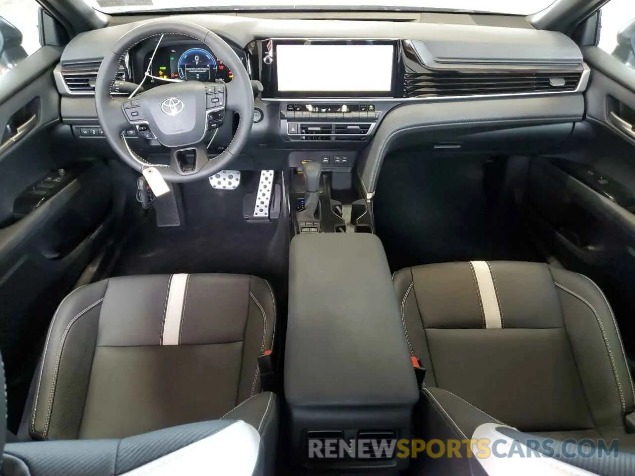 8 fotografías del automóvil dañado 4T1DAACK6SU004045 TOYOTA CAMRY 2025