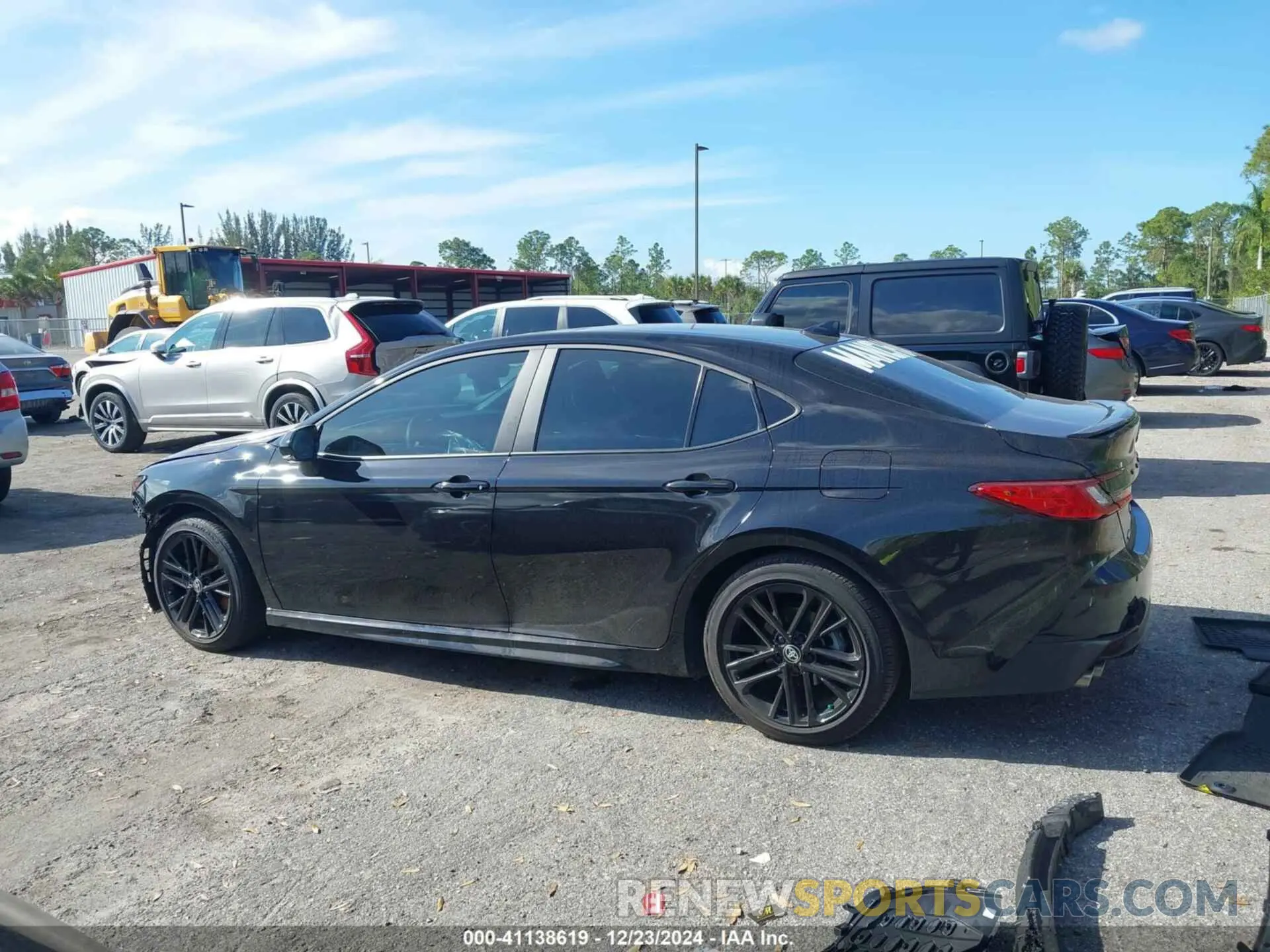 14 fotografías del automóvil dañado 4T1DAACK6SU007155 TOYOTA CAMRY 2025