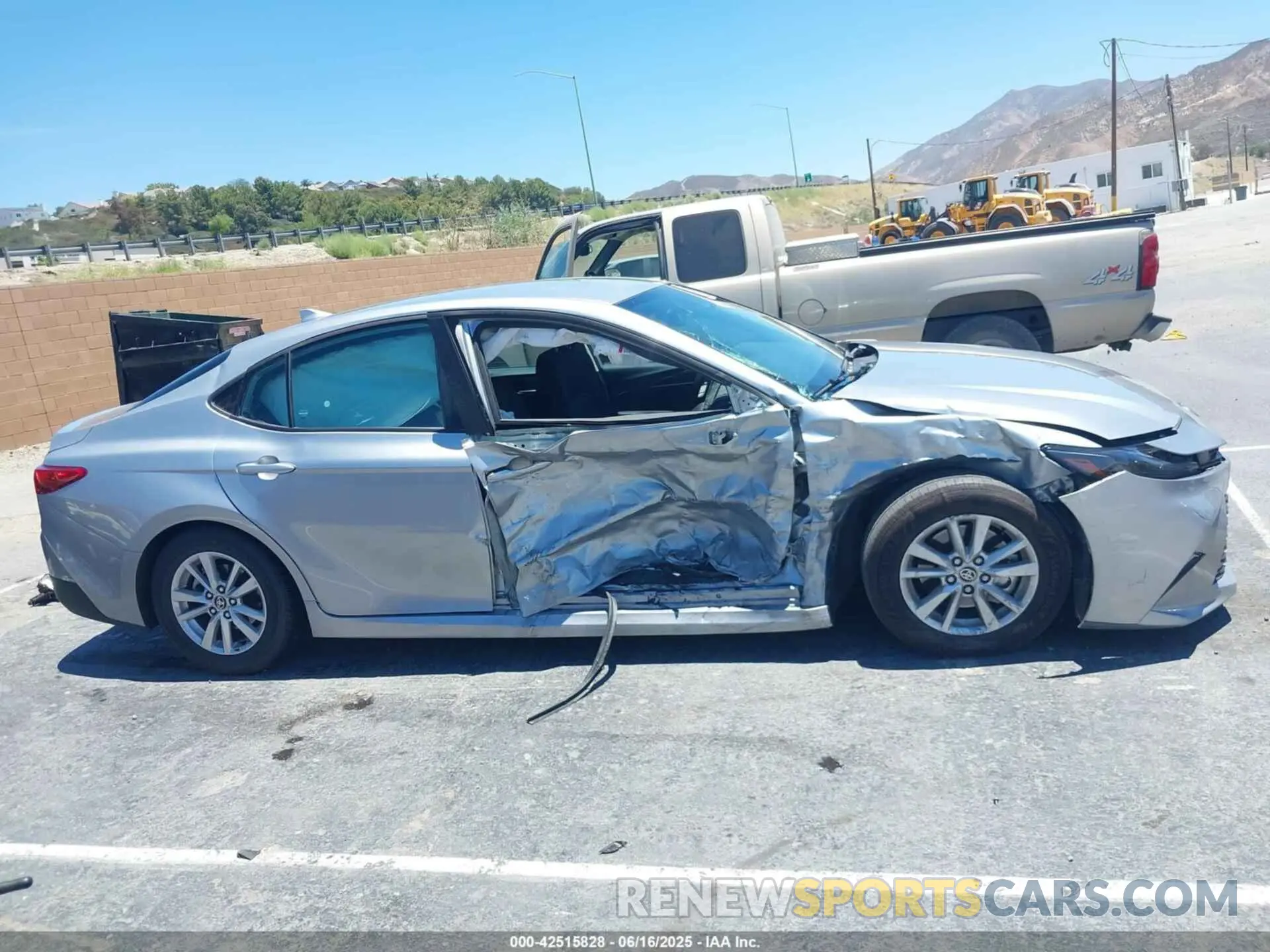 12 fotografías del automóvil dañado 4T1DAACK6SU011934 TOYOTA CAMRY 2025