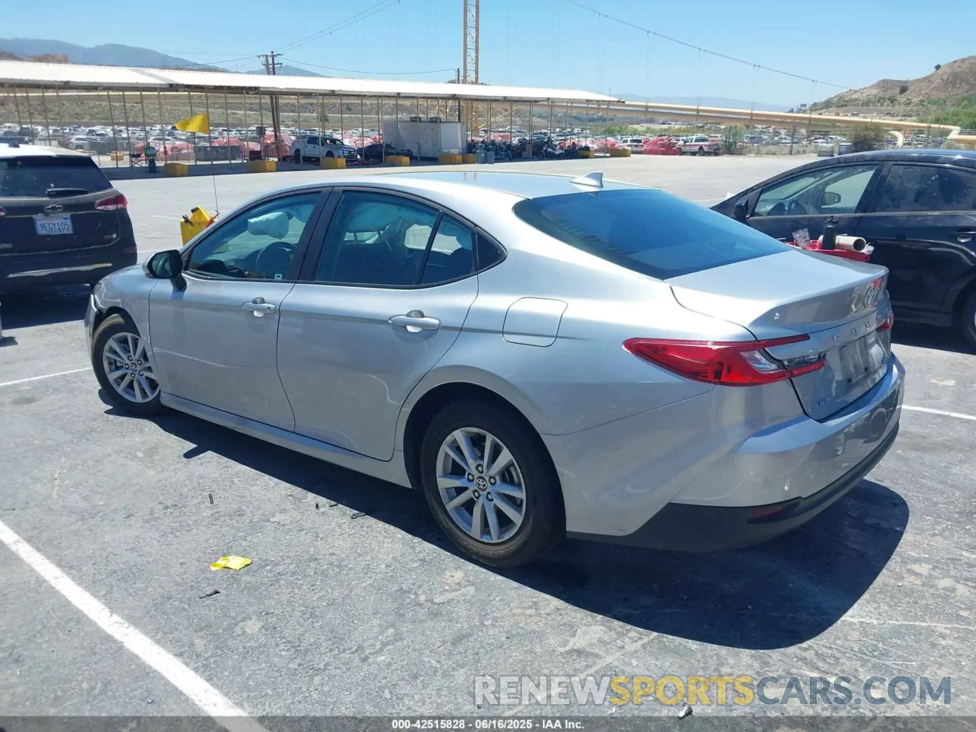 3 fotografías del automóvil dañado 4T1DAACK6SU011934 TOYOTA CAMRY 2025