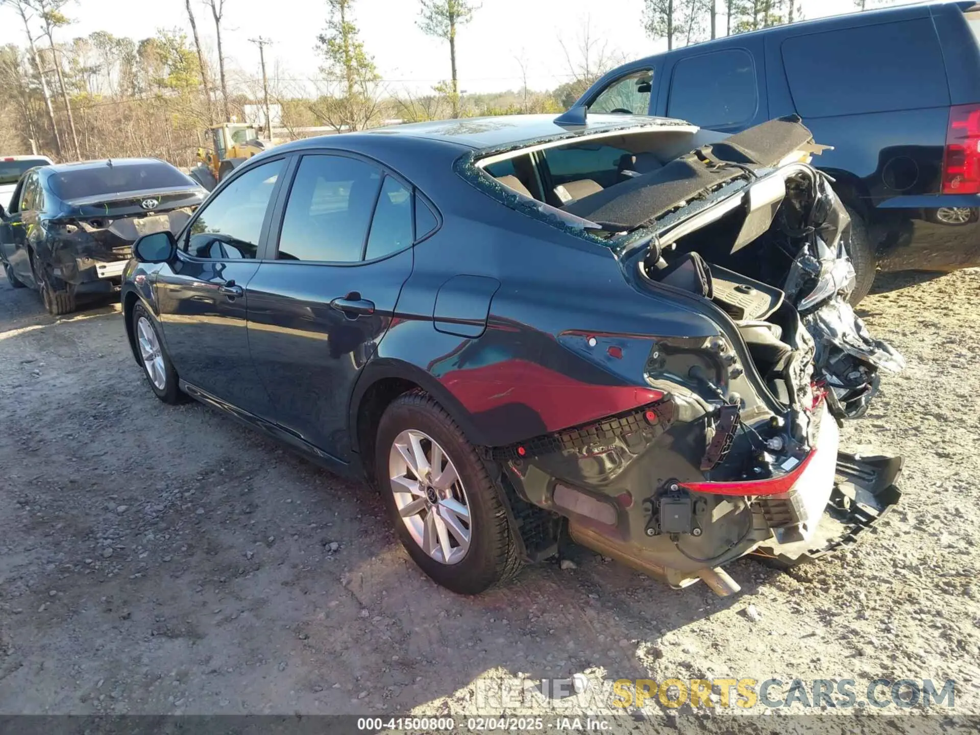 3 fotografías del automóvil dañado 4T1DAACK6SU013957 TOYOTA CAMRY 2025