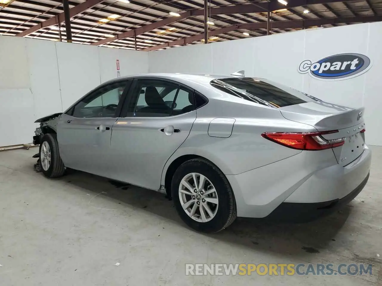 2 fotografías del automóvil dañado 4T1DAACK6SU023226 TOYOTA CAMRY 2025