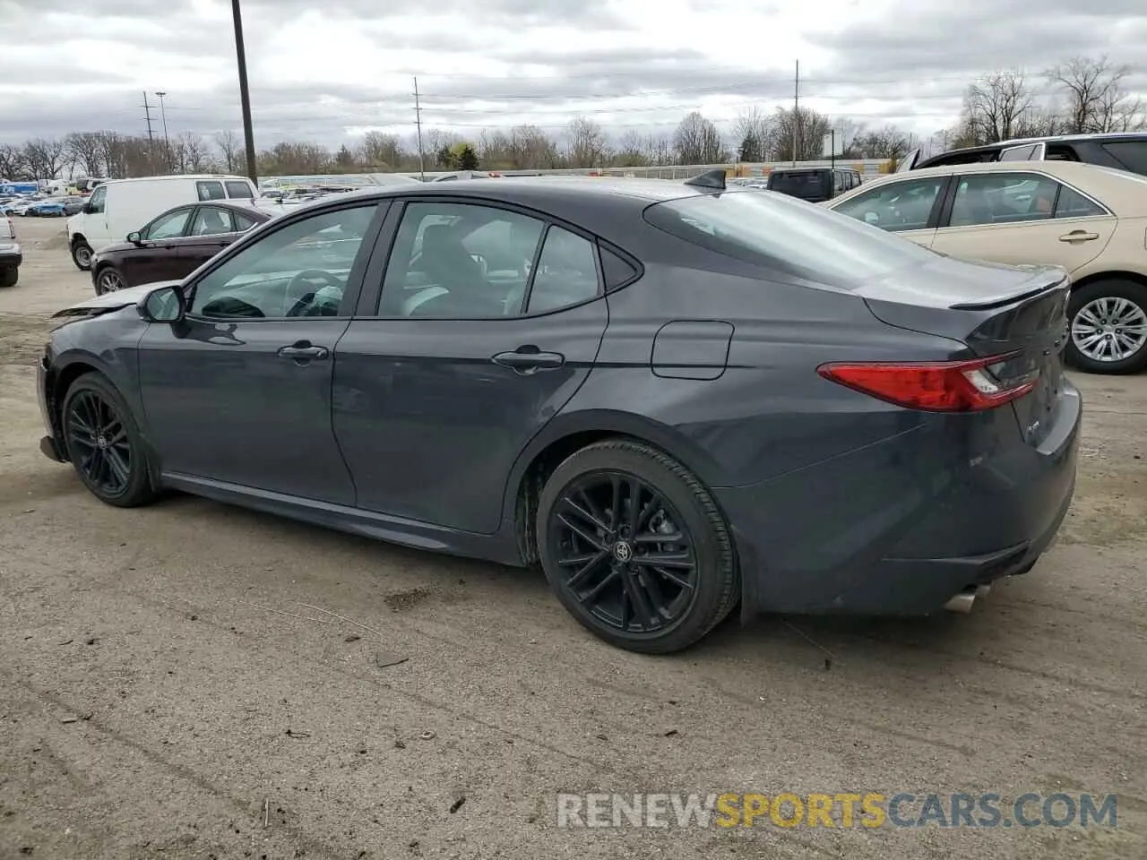 2 fotografías del automóvil dañado 4T1DAACK6SU027261 TOYOTA CAMRY 2025