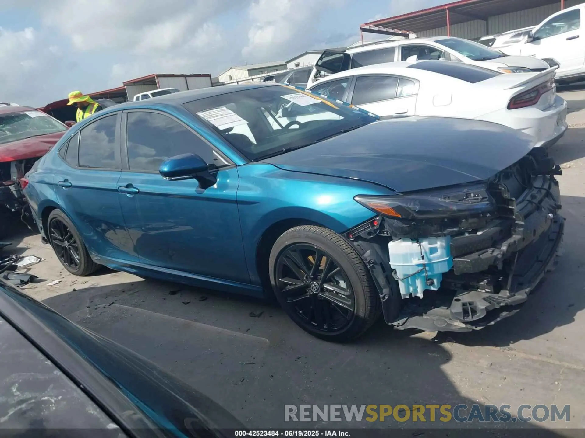 14 fotografías del automóvil dañado 4T1DAACK6SU027597 TOYOTA CAMRY 2025