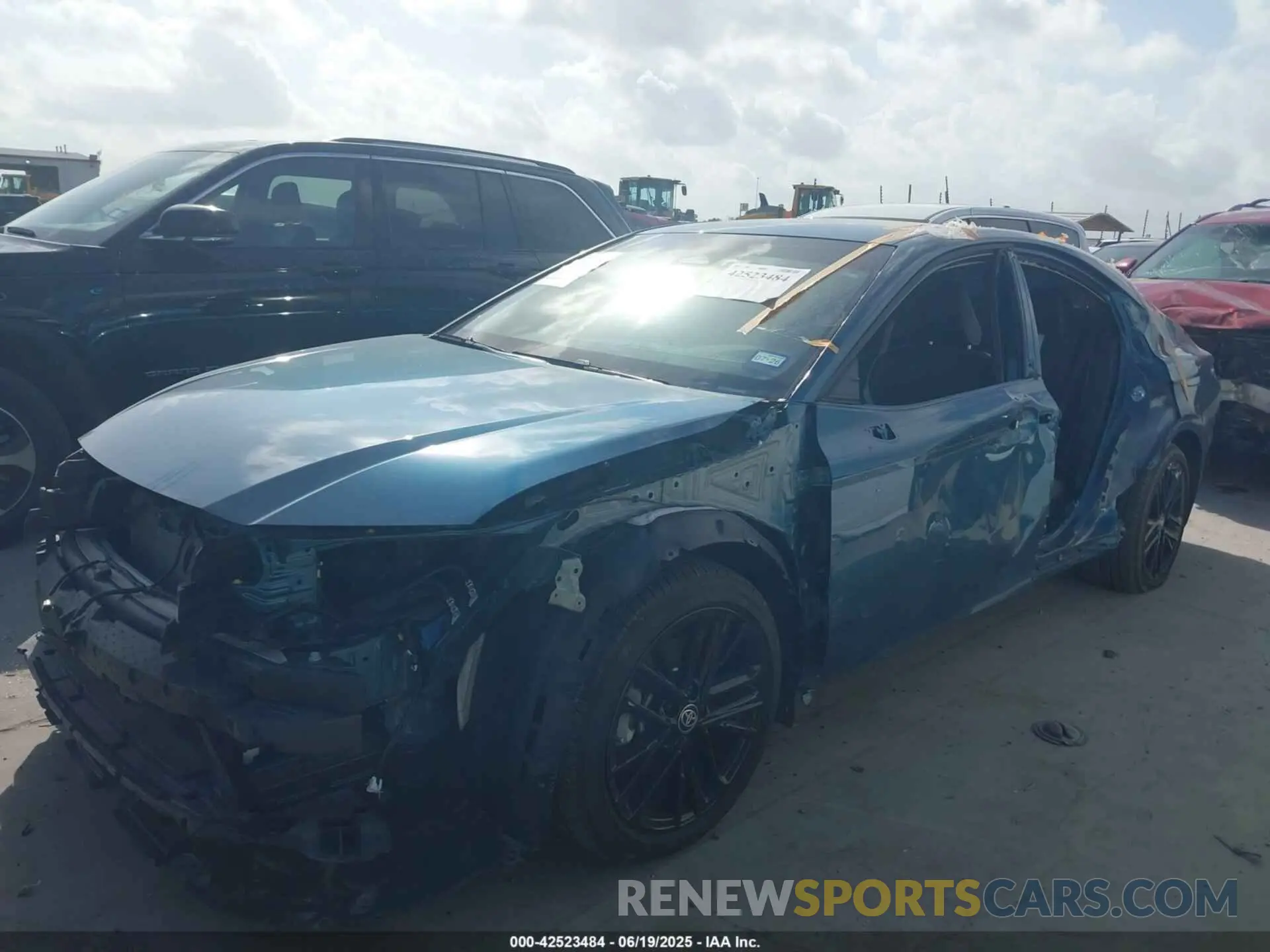 2 fotografías del automóvil dañado 4T1DAACK6SU027597 TOYOTA CAMRY 2025