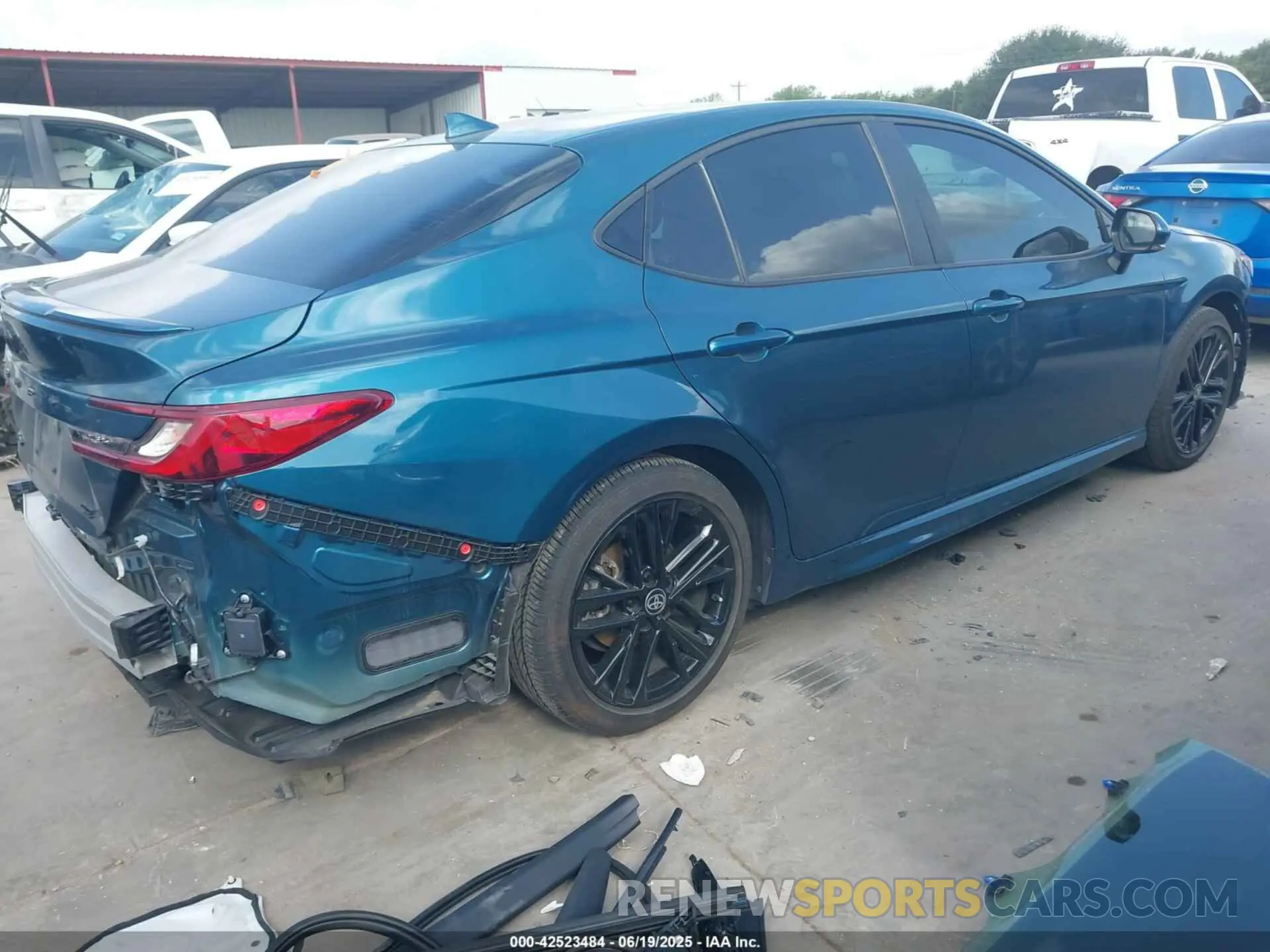 4 fotografías del automóvil dañado 4T1DAACK6SU027597 TOYOTA CAMRY 2025