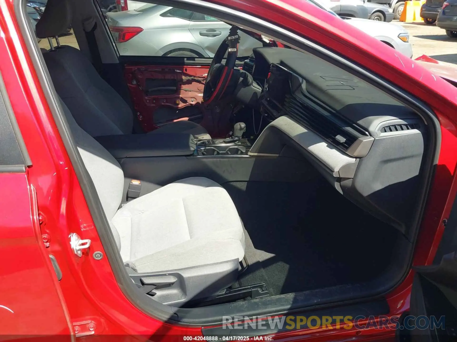 5 fotografías del automóvil dañado 4T1DAACK6SU031469 TOYOTA CAMRY 2025