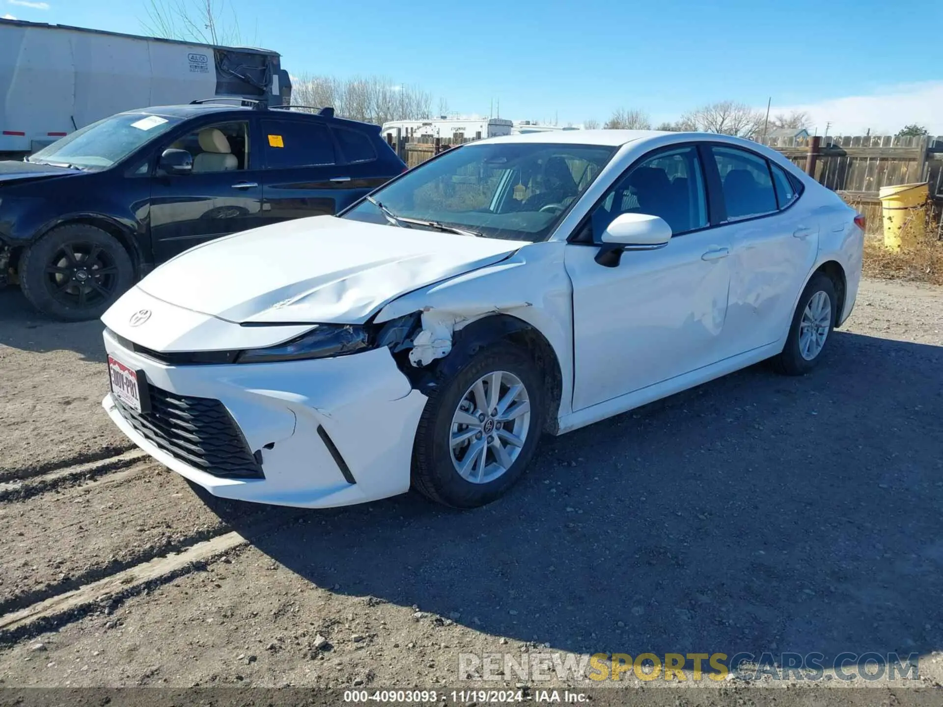 2 fotografías del automóvil dañado 4T1DAACK6SU034095 TOYOTA CAMRY 2025