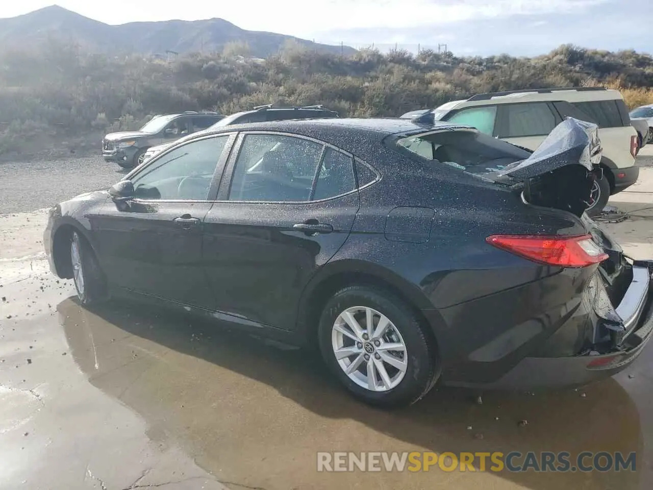 2 fotografías del automóvil dañado 4T1DAACK6SU035716 TOYOTA CAMRY 2025