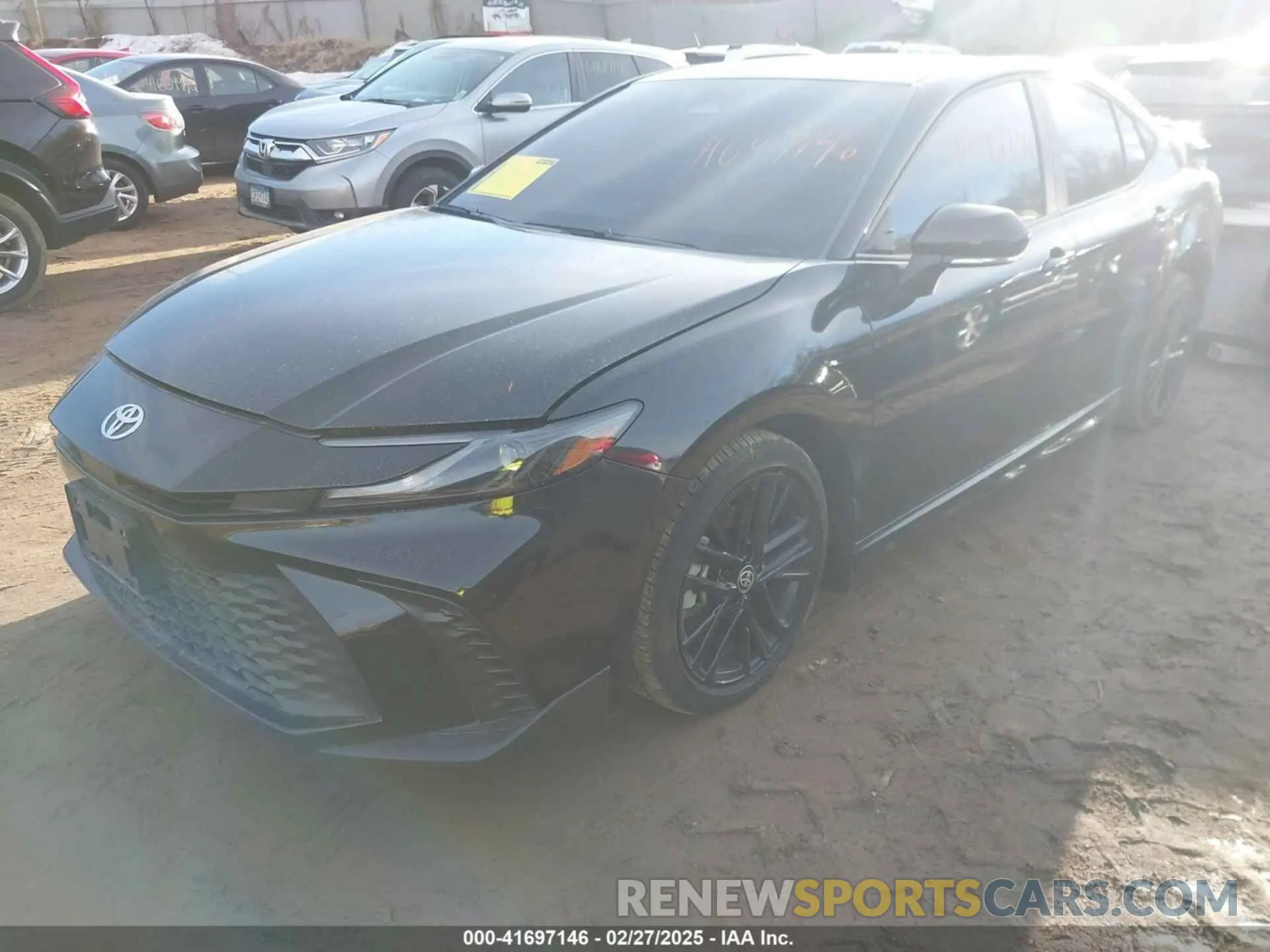 2 fotografías del automóvil dañado 4T1DAACK6SU036834 TOYOTA CAMRY 2025