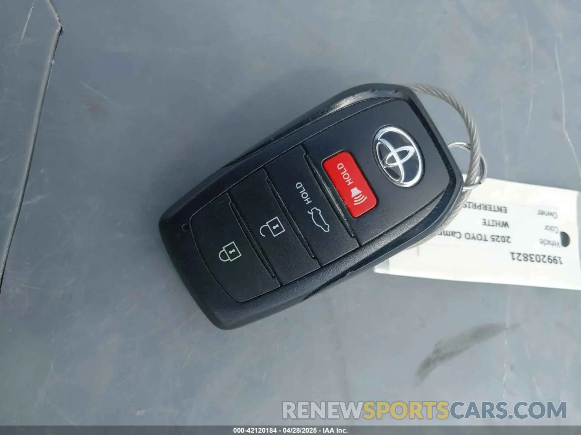 11 fotografías del automóvil dañado 4T1DAACK6SU045324 TOYOTA CAMRY 2025