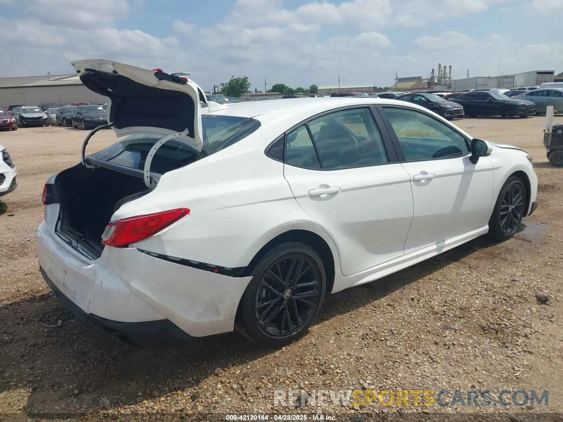 4 fotografías del automóvil dañado 4T1DAACK6SU045324 TOYOTA CAMRY 2025