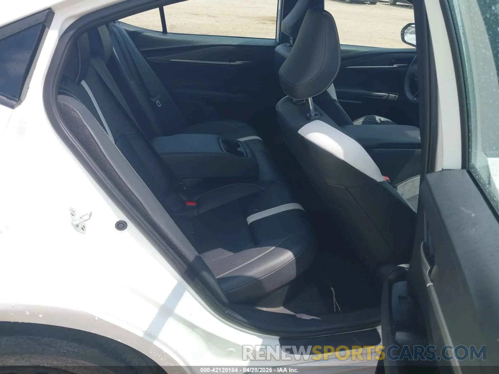 8 fotografías del automóvil dañado 4T1DAACK6SU045324 TOYOTA CAMRY 2025