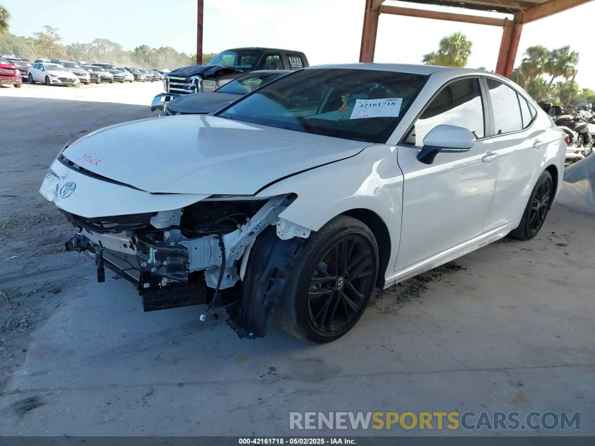 2 fotografías del automóvil dañado 4T1DAACK6SU046781 TOYOTA CAMRY 2025