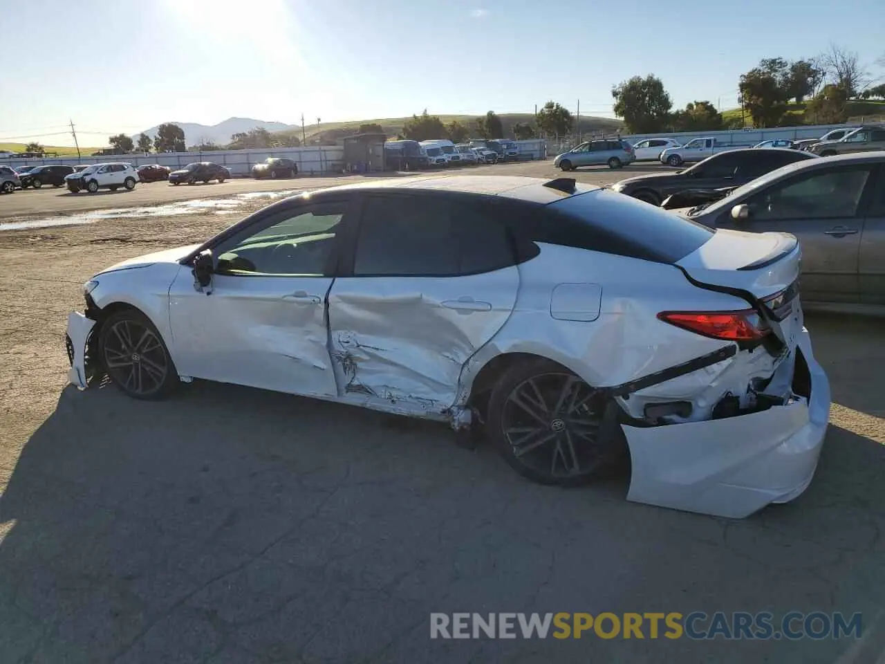 2 fotografías del automóvil dañado 4T1DAACK6SU050782 TOYOTA CAMRY 2025