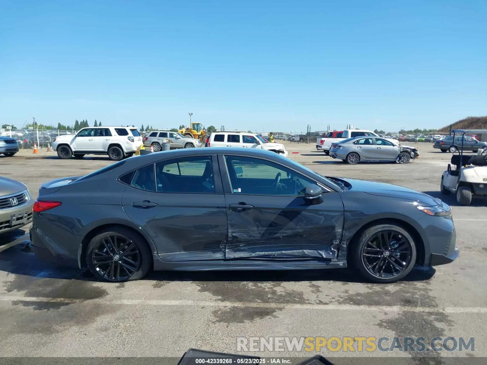 13 fotografías del automóvil dañado 4T1DAACK6SU067842 TOYOTA CAMRY 2025