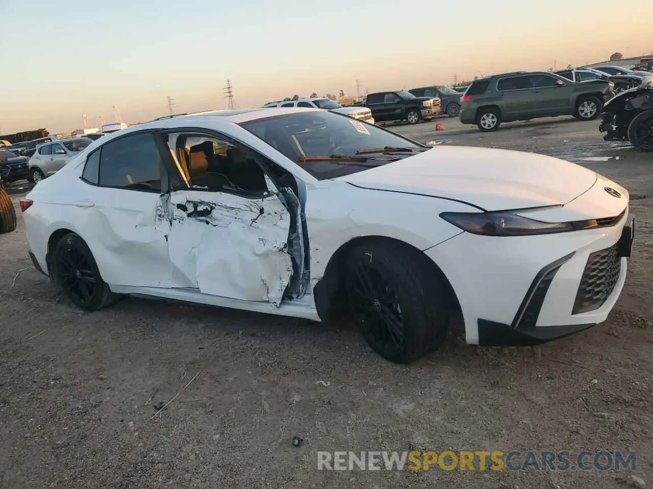 4 fotografías del automóvil dañado 4T1DAACK6SU077934 TOYOTA CAMRY 2025