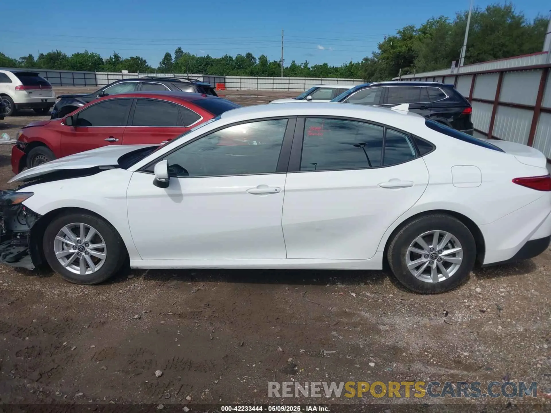 15 fotografías del automóvil dañado 4T1DAACK6SU082583 TOYOTA CAMRY 2025