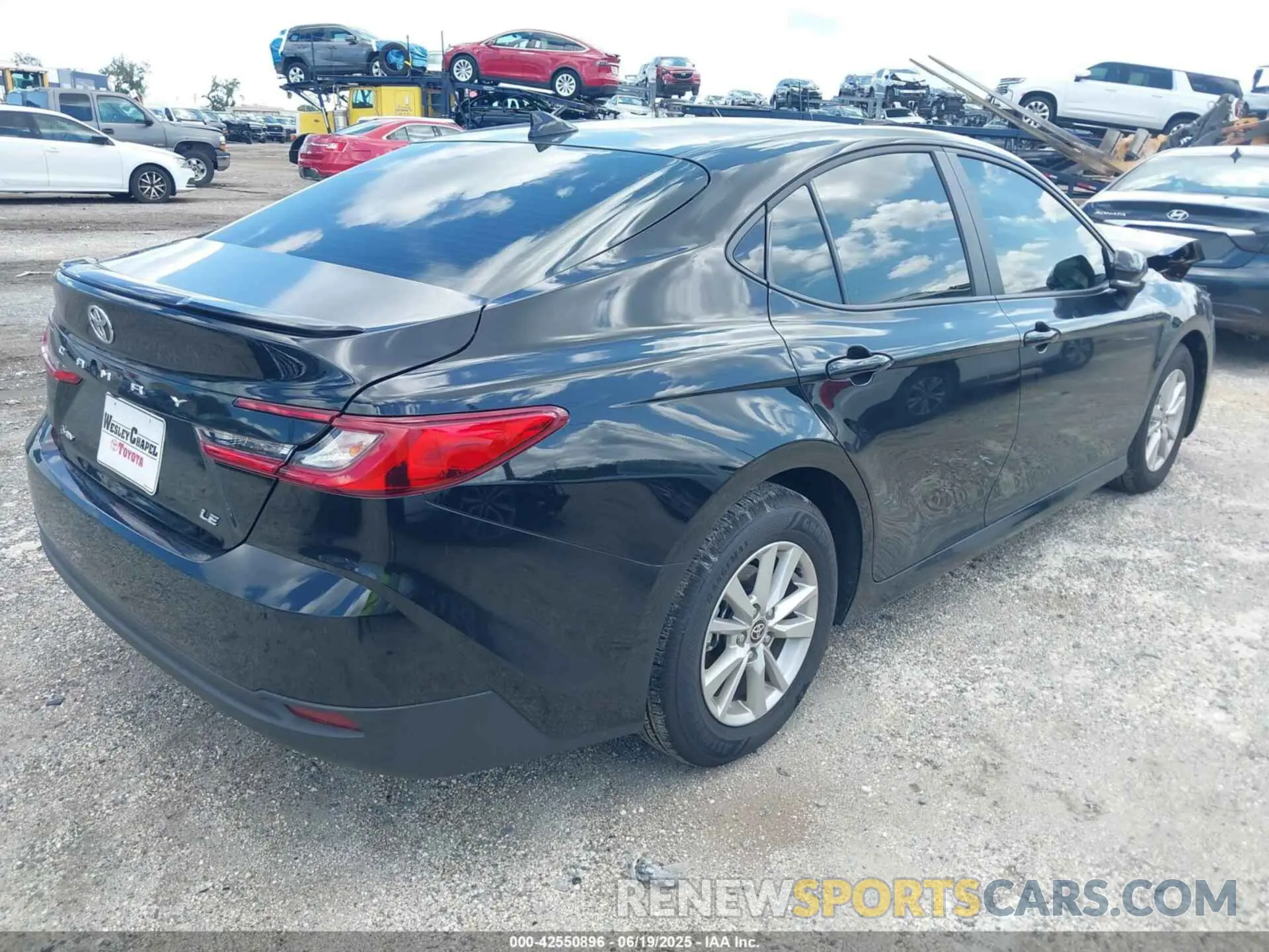 4 fotografías del automóvil dañado 4T1DAACK6SU103917 TOYOTA CAMRY 2025