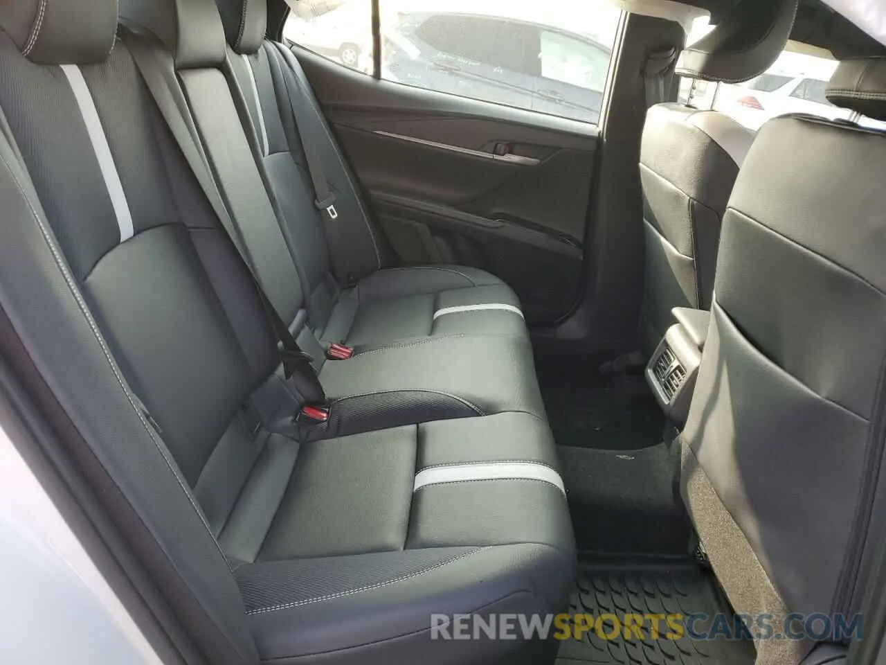 10 fotografías del automóvil dañado 4T1DAACK6SU515433 TOYOTA CAMRY 2025
