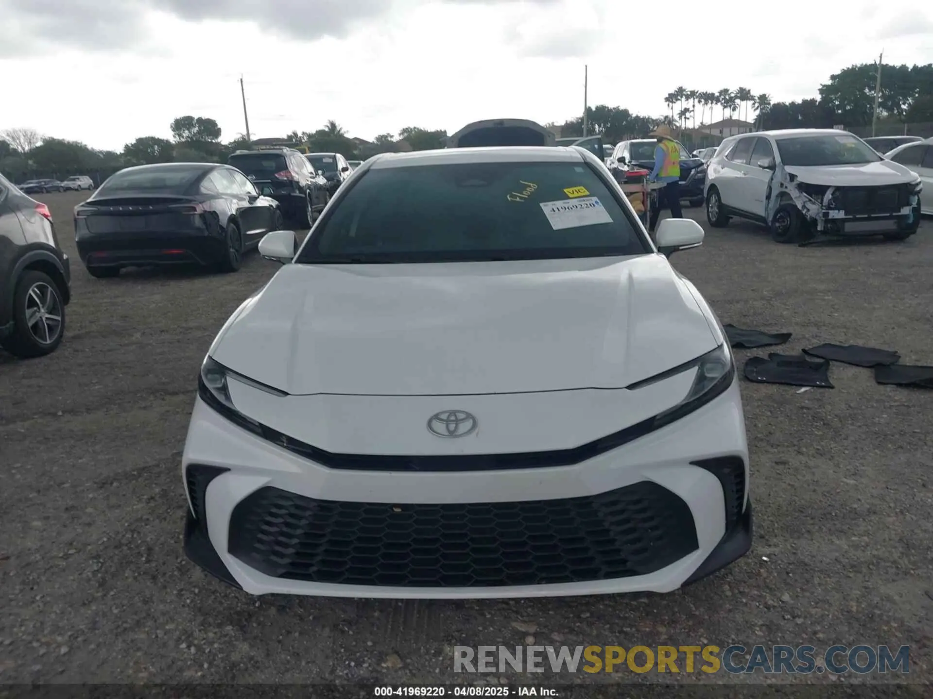 12 fotografías del automóvil dañado 4T1DAACK6SU531129 TOYOTA CAMRY 2025