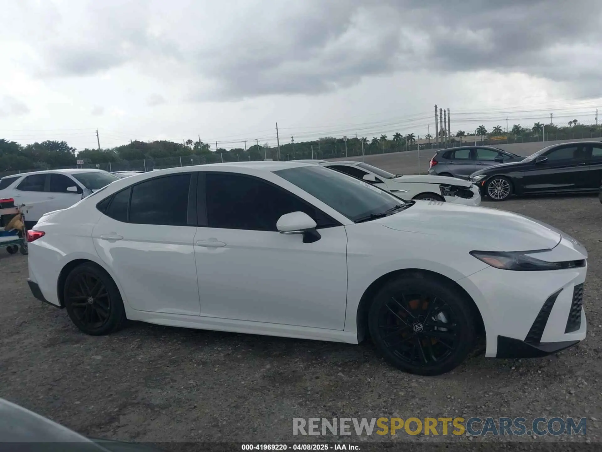 13 fotografías del automóvil dañado 4T1DAACK6SU531129 TOYOTA CAMRY 2025