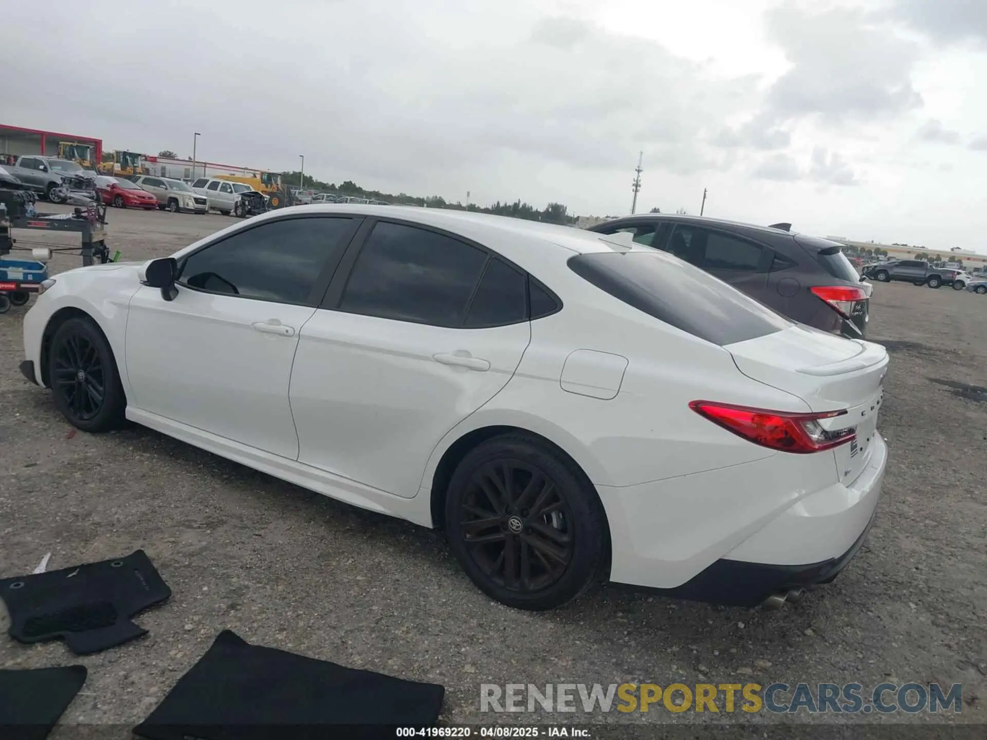 3 fotografías del automóvil dañado 4T1DAACK6SU531129 TOYOTA CAMRY 2025
