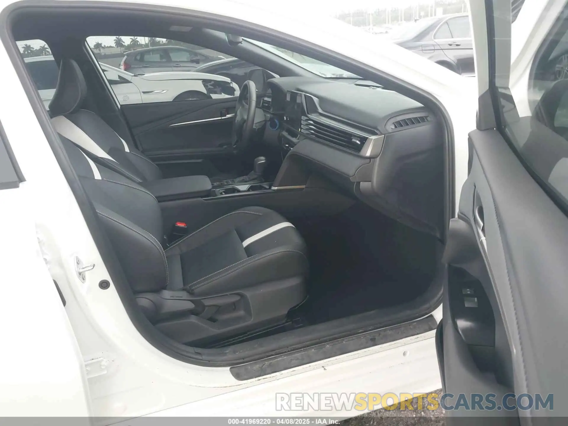 5 fotografías del automóvil dañado 4T1DAACK6SU531129 TOYOTA CAMRY 2025