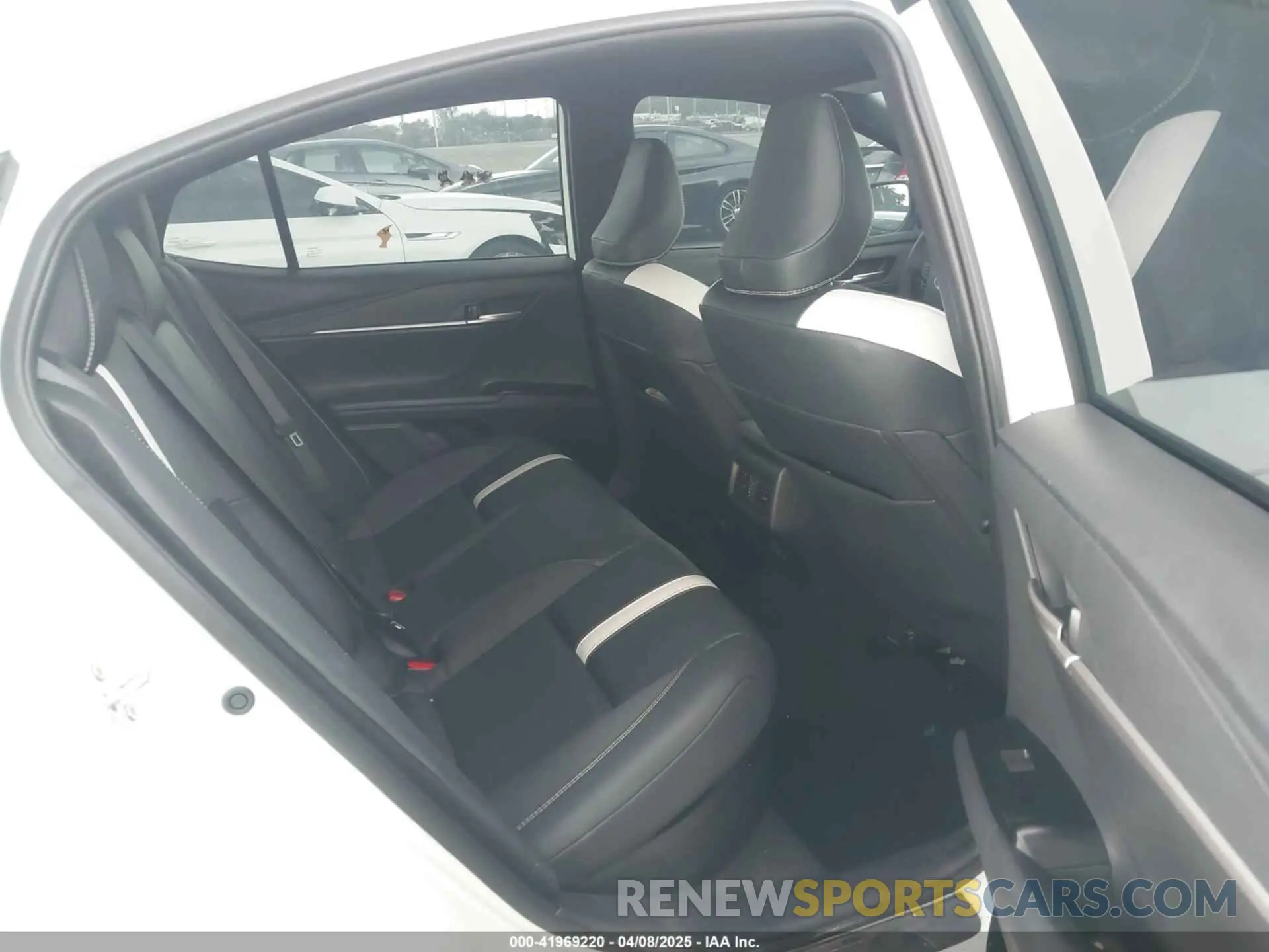 8 fotografías del automóvil dañado 4T1DAACK6SU531129 TOYOTA CAMRY 2025
