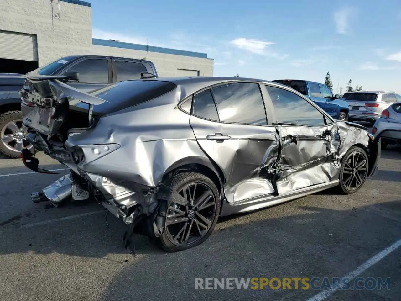 3 fotografías del automóvil dañado 4T1DAACK6SU541823 TOYOTA CAMRY 2025