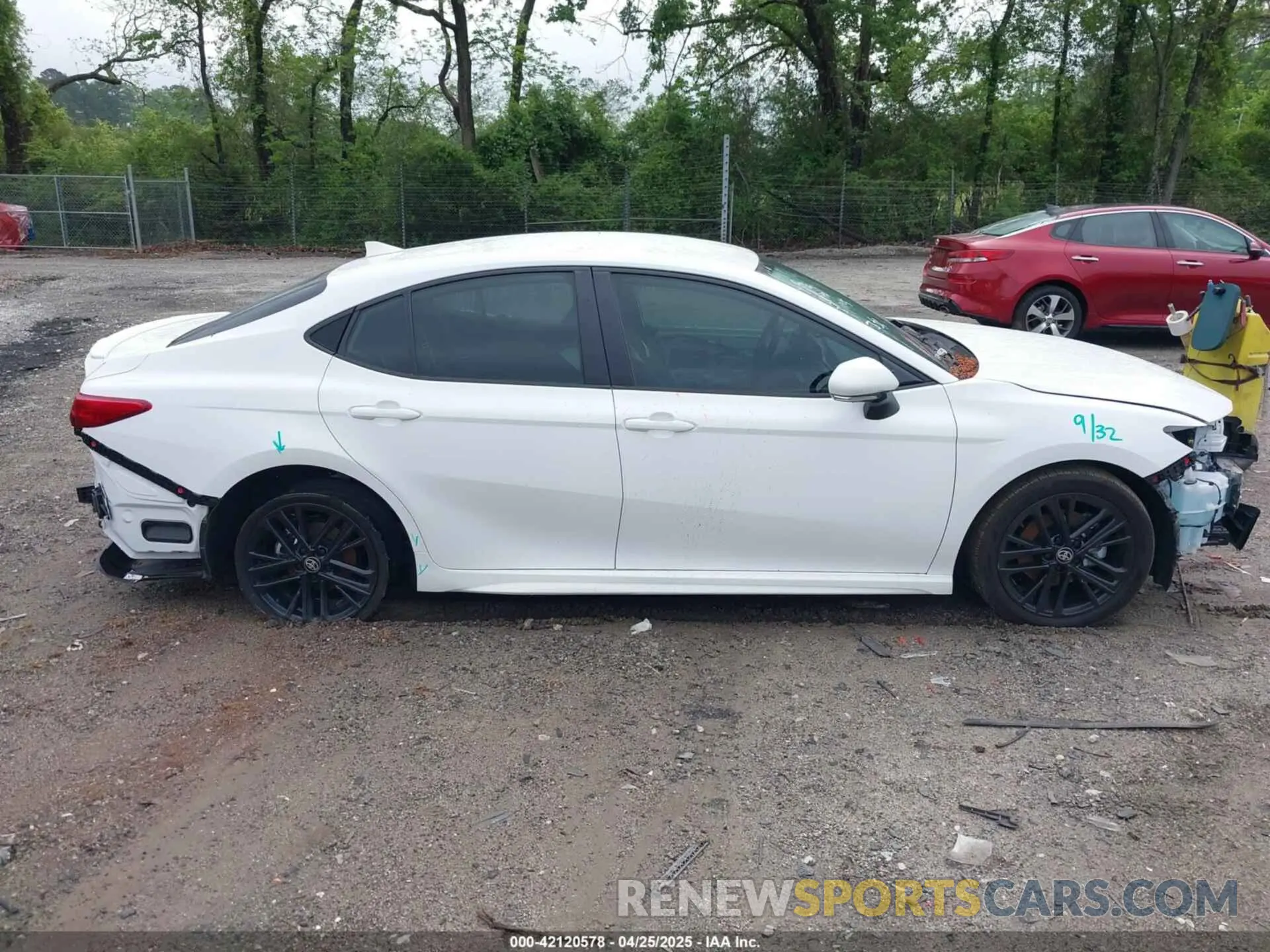 14 fotografías del automóvil dañado 4T1DAACK6SU545886 TOYOTA CAMRY 2025