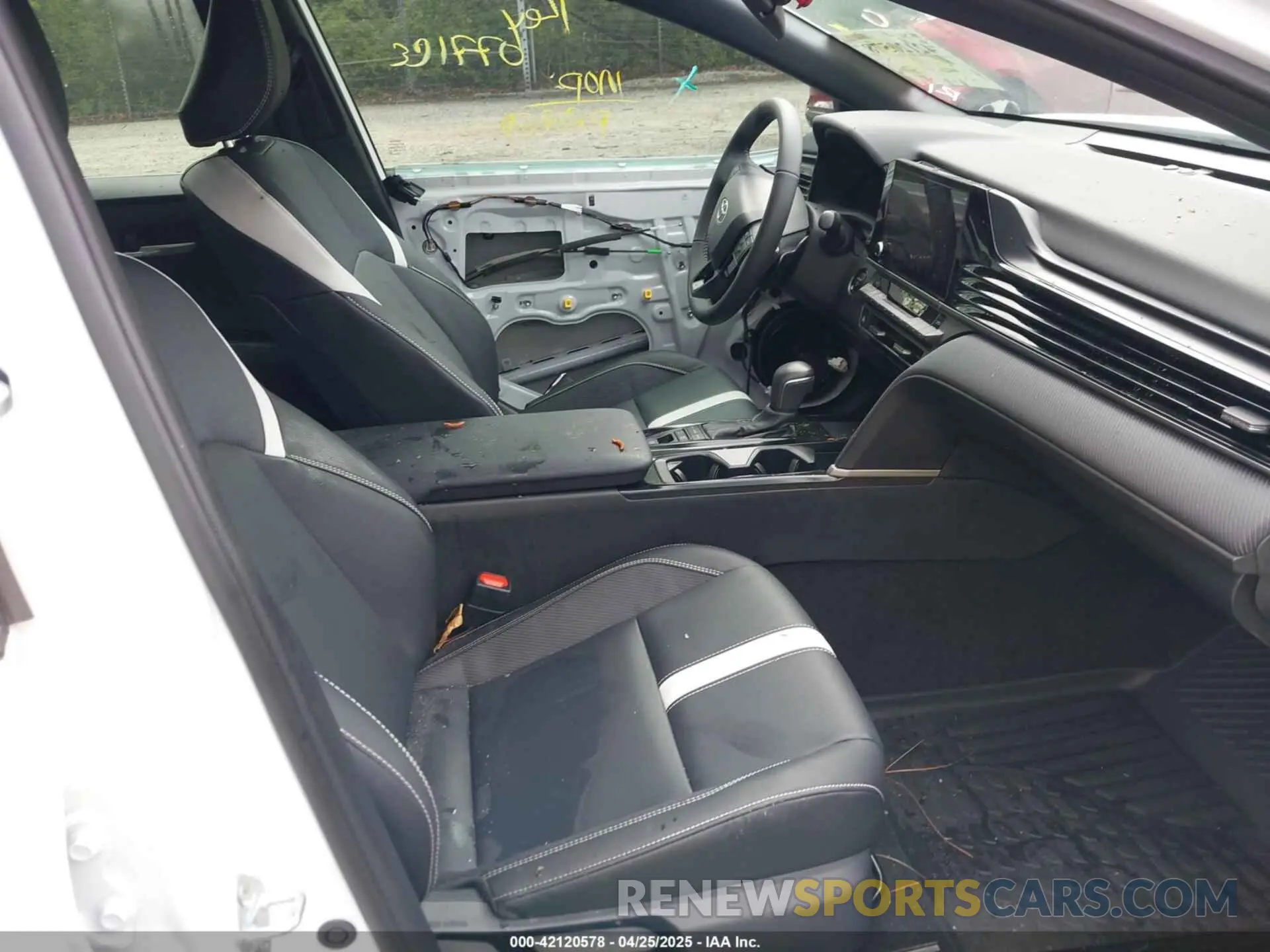 5 fotografías del automóvil dañado 4T1DAACK6SU545886 TOYOTA CAMRY 2025
