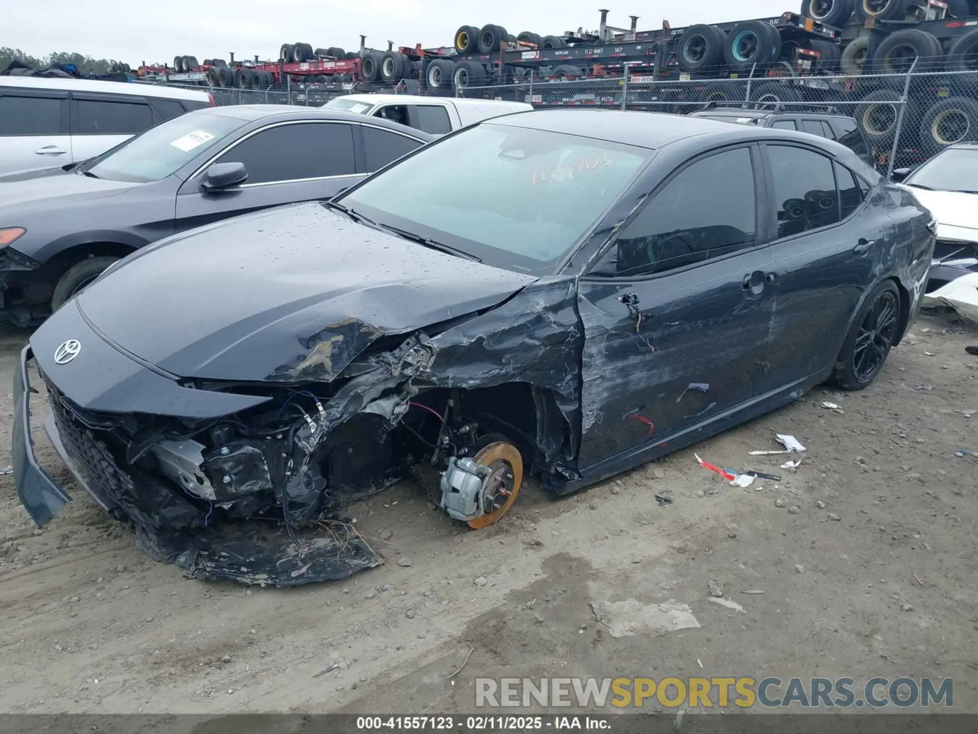 2 fotografías del automóvil dañado 4T1DAACK6SU557097 TOYOTA CAMRY 2025