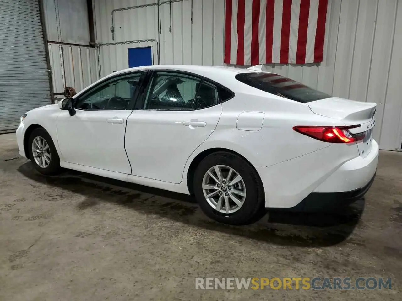 2 fotografías del automóvil dañado 4T1DAACK6SU561652 TOYOTA CAMRY 2025