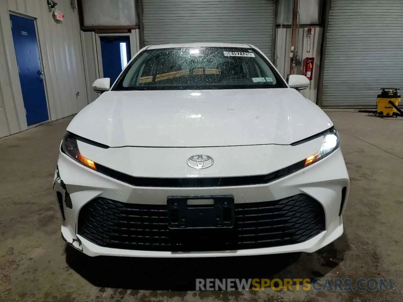 5 fotografías del automóvil dañado 4T1DAACK6SU561652 TOYOTA CAMRY 2025