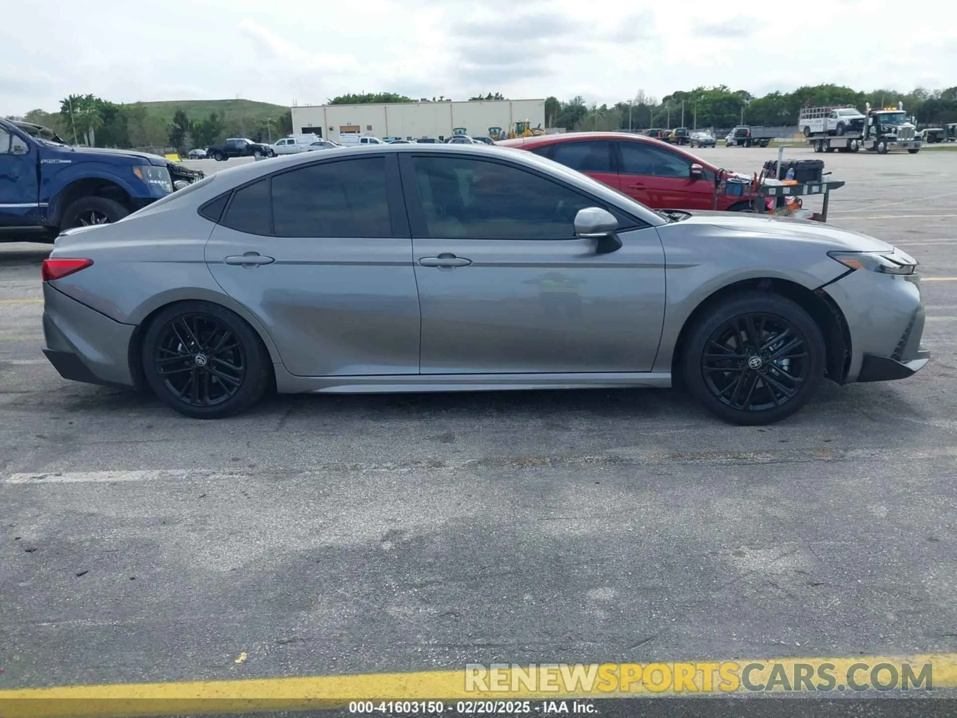 13 fotografías del automóvil dañado 4T1DAACK6SU566124 TOYOTA CAMRY 2025