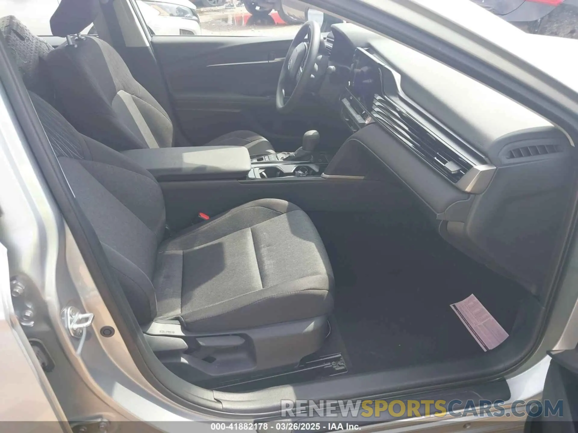 5 fotografías del automóvil dañado 4T1DAACK7SU001722 TOYOTA CAMRY 2025