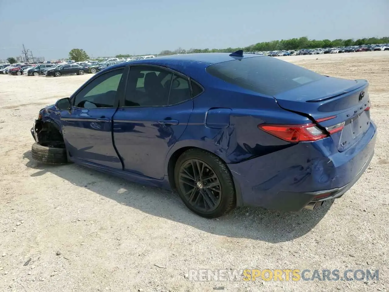 2 fotografías del automóvil dañado 4T1DAACK7SU018052 TOYOTA CAMRY 2025