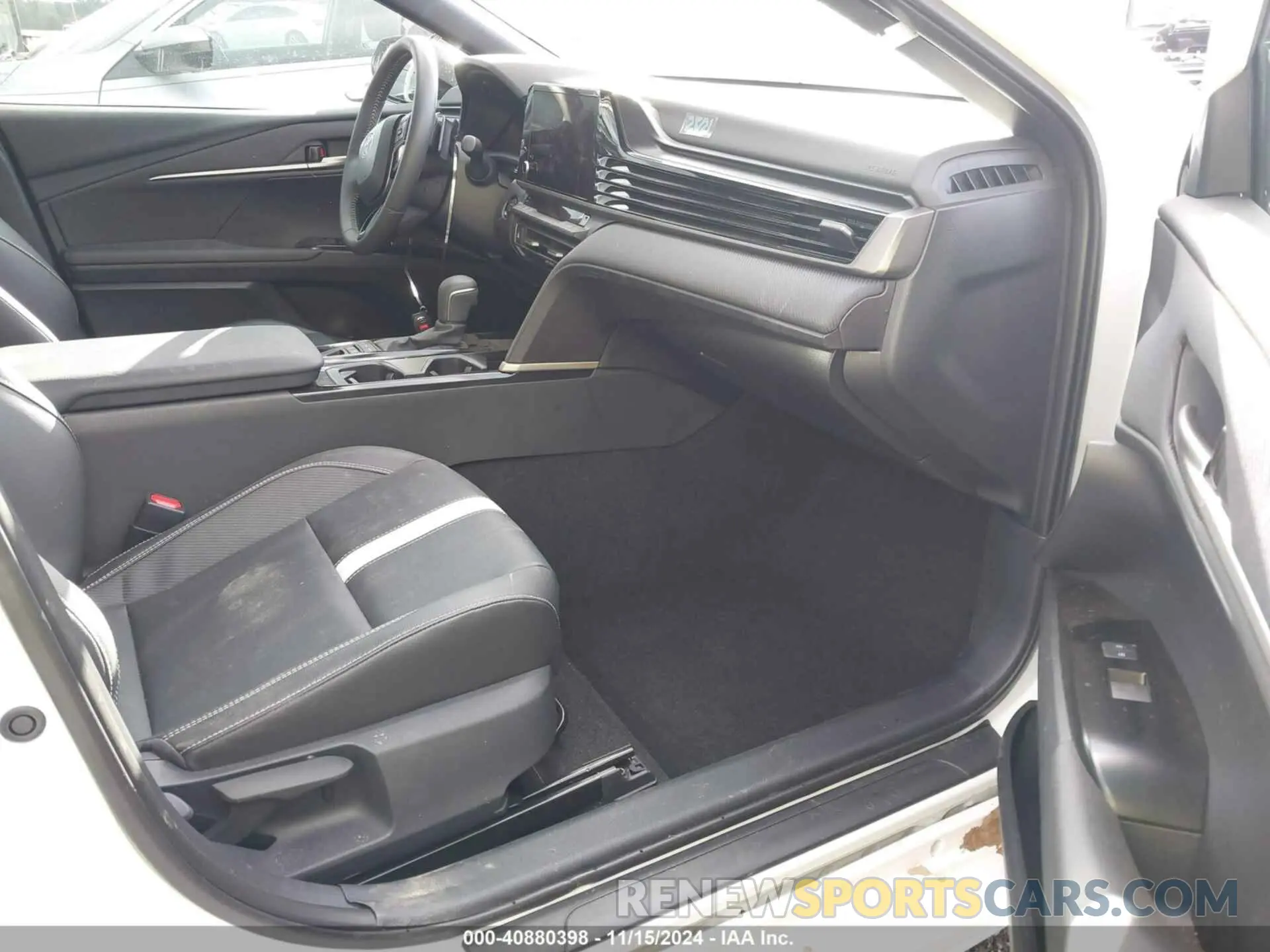 5 fotografías del automóvil dañado 4T1DAACK7SU030699 TOYOTA CAMRY 2025