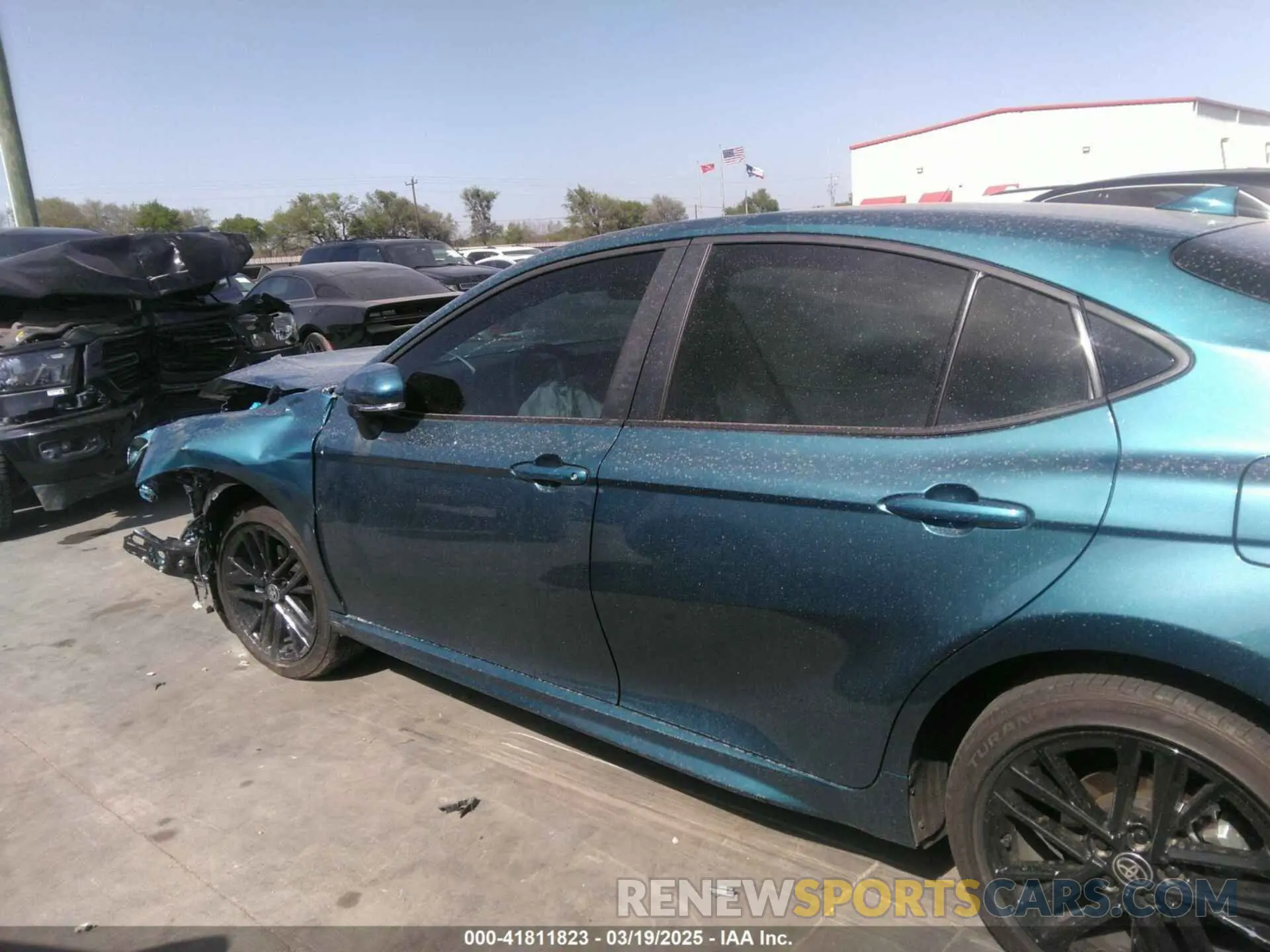 13 fotografías del automóvil dañado 4T1DAACK7SU047812 TOYOTA CAMRY 2025