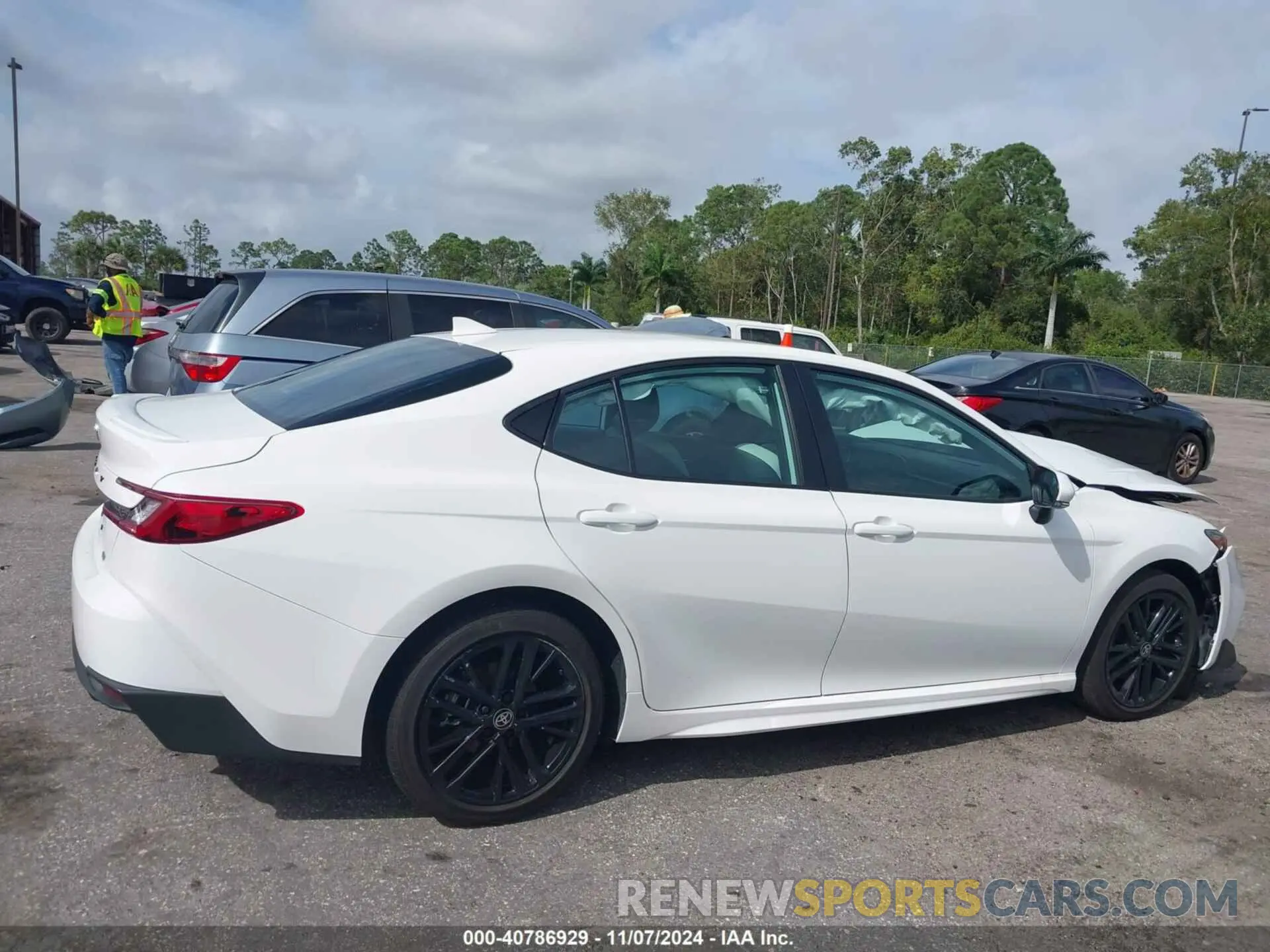 12 fotografías del automóvil dañado 4T1DAACK7SU048183 TOYOTA CAMRY 2025