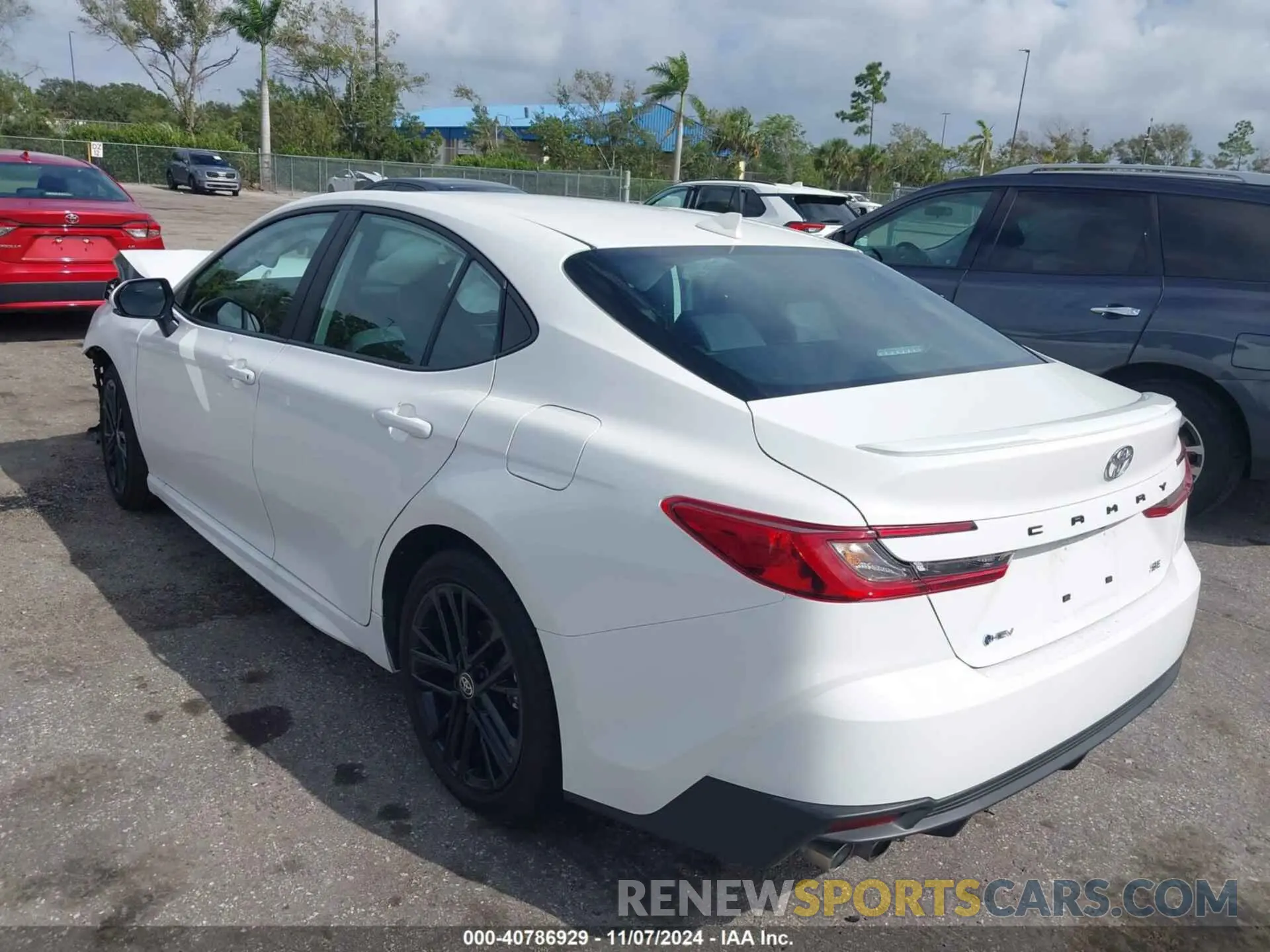 3 fotografías del automóvil dañado 4T1DAACK7SU048183 TOYOTA CAMRY 2025