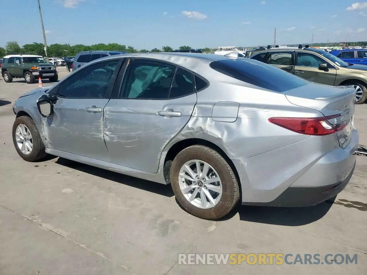 2 fotografías del automóvil dañado 4T1DAACK7SU069339 TOYOTA CAMRY 2025