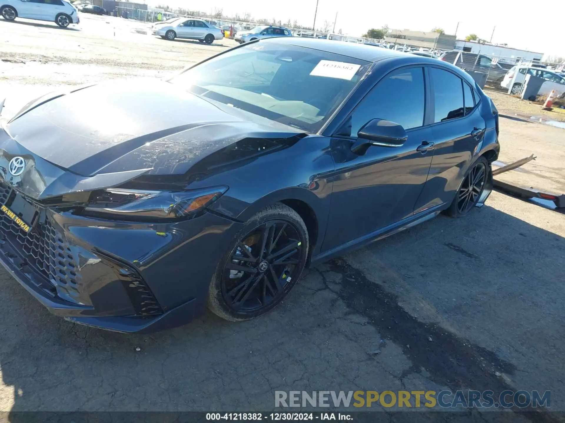 2 fotografías del automóvil dañado 4T1DAACK7SU073214 TOYOTA CAMRY 2025